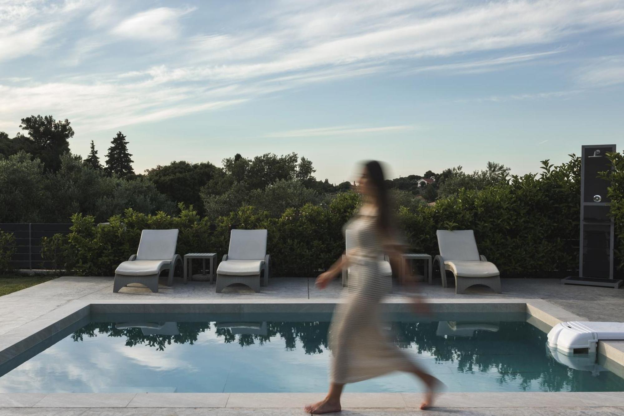 Binios - Private Pool, Walking Distance From The Semesterbostad *