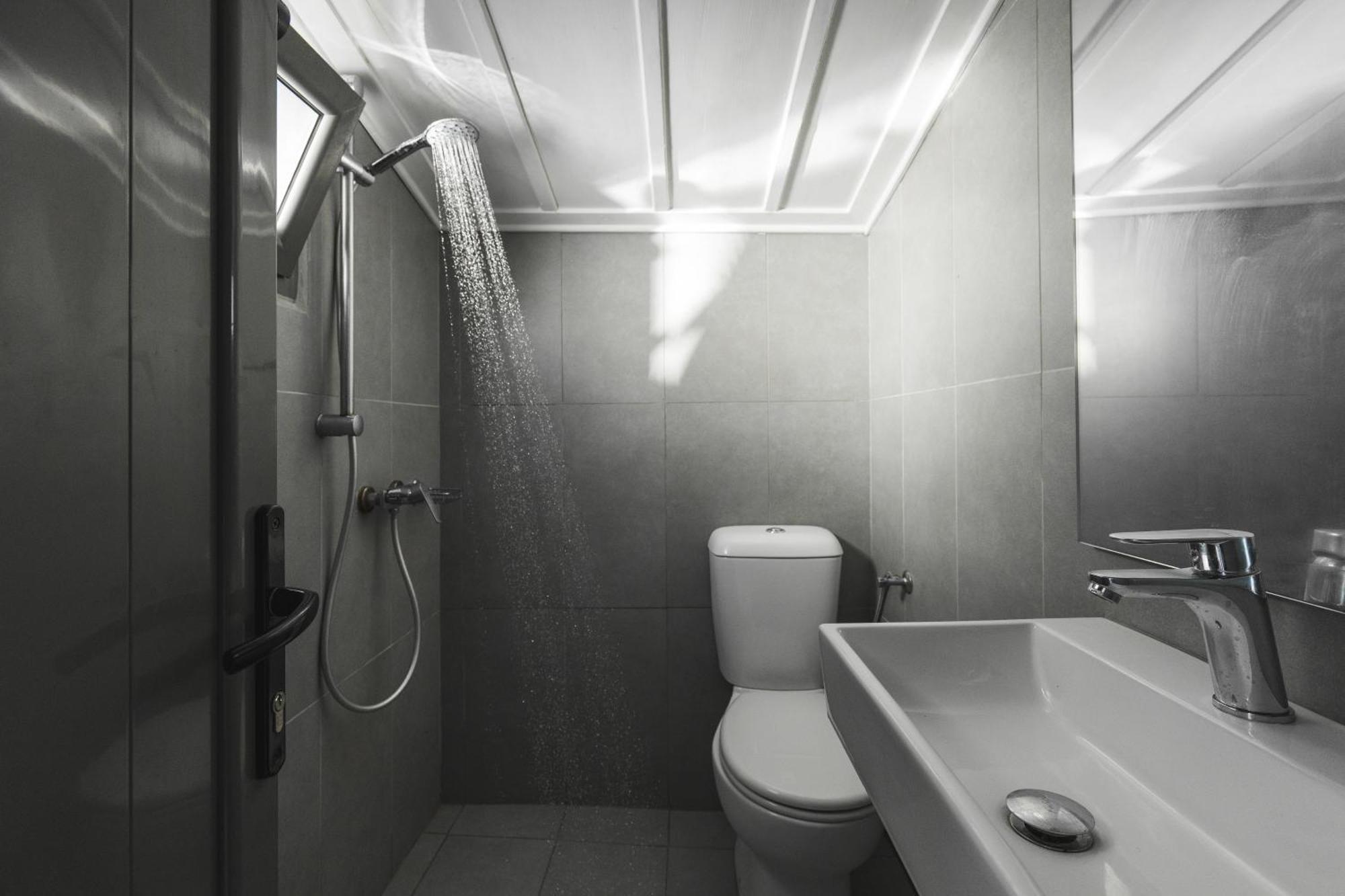 Semesterbostad Binios - Private Pool, Walking Distance From The