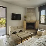 Binios Villa - Private Pool, Walking Distance From The Beach