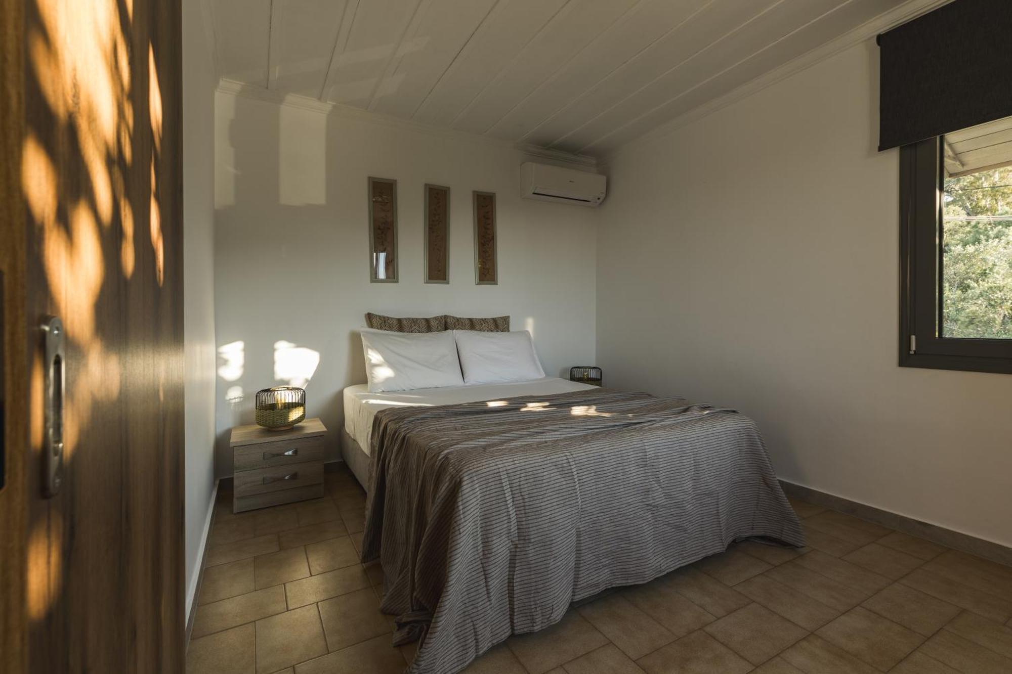 Binios - Private Pool, Walking Distance From The *