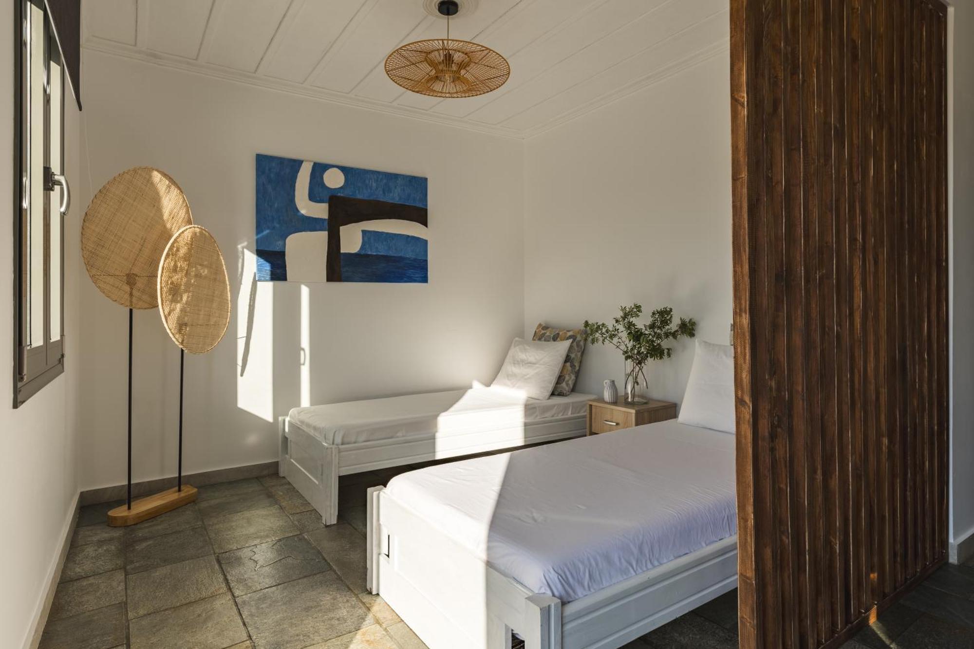 Binios - Private Pool, Walking Distance From The