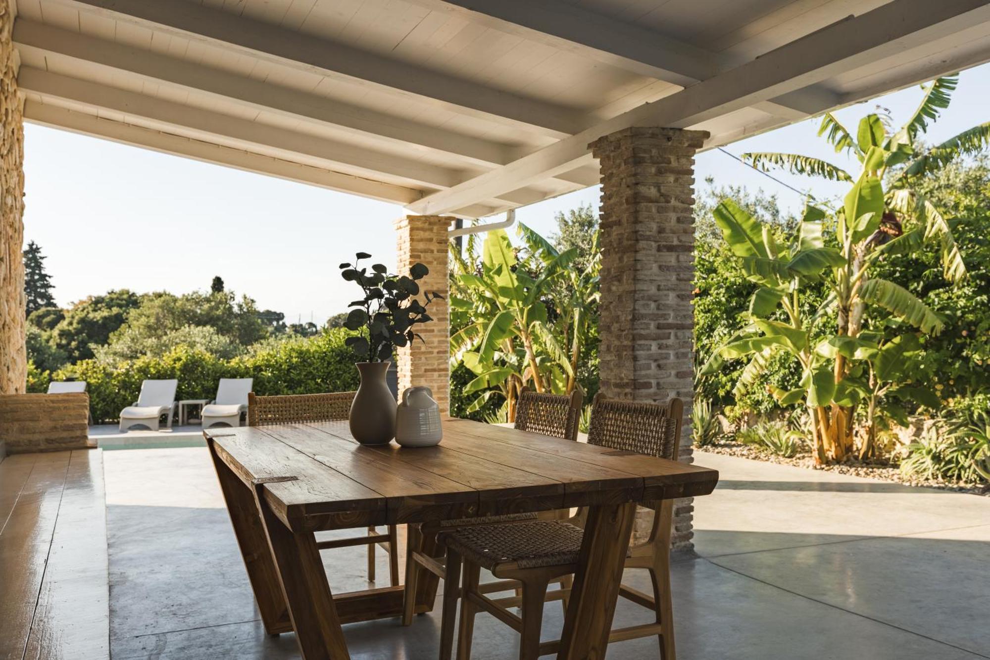 Dom wakacyjny Binios - Private Pool, Walking Distance From The